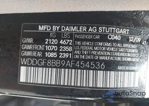 2010 Mercedes-Benz C 300 z USA, uszkodzony, nr VIN WDDGF8BB9AF454536